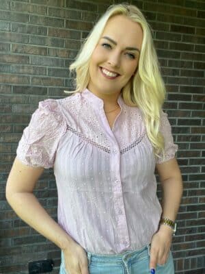 Broderie blouse lila